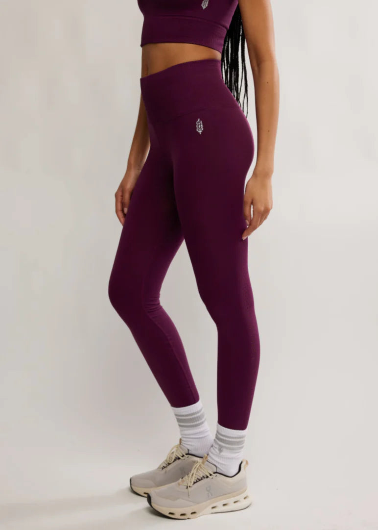 Good Karma Legging Black Cherry